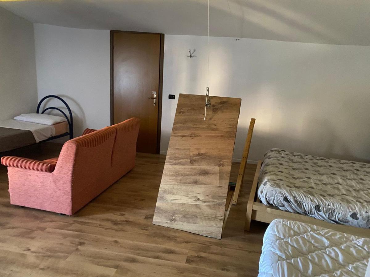 Lovely 1 Room Bedroom Loft, 20 Mins To Bgy Airport Pradalunga Extérieur photo