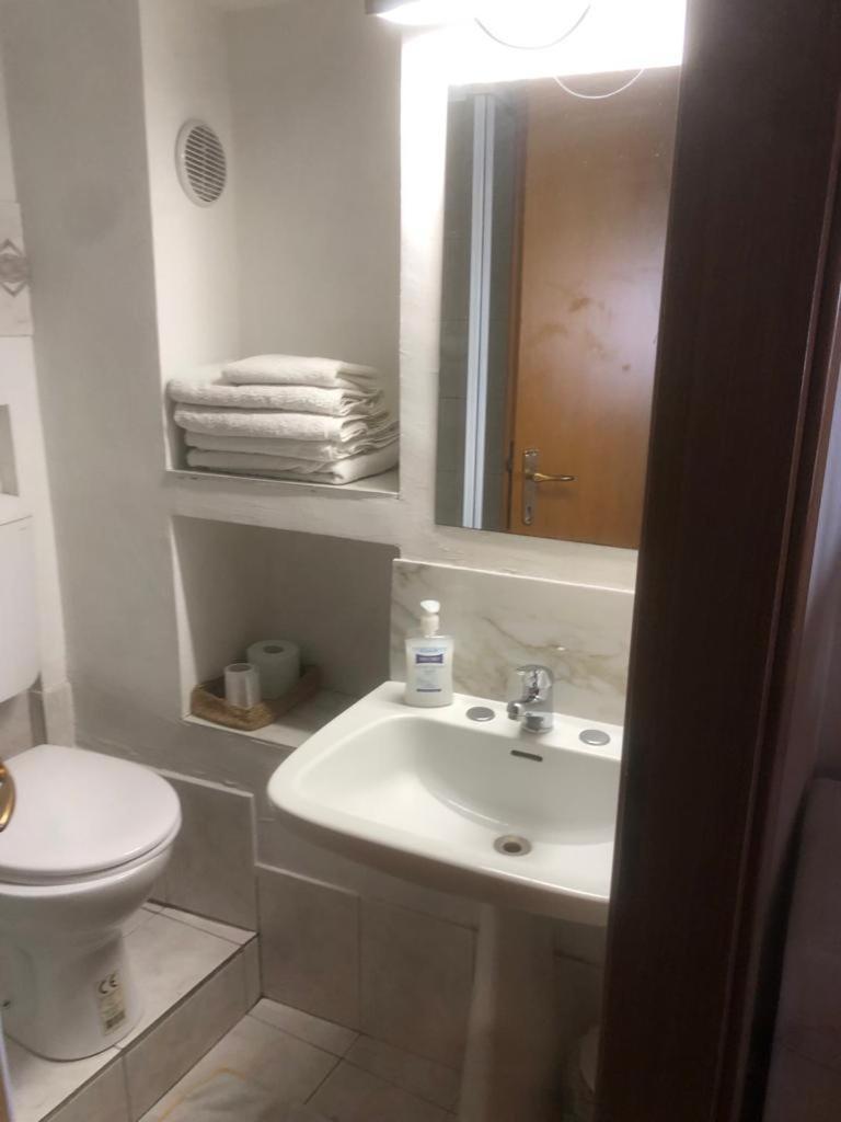 Lovely 1 Room Bedroom Loft, 20 Mins To Bgy Airport Pradalunga Extérieur photo
